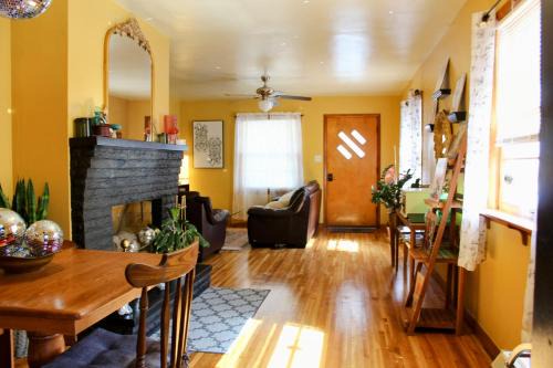 Lexington House | The Flower Pot