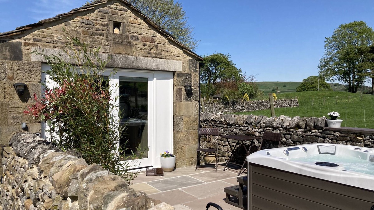 Linton-in-Craven Cottage | THE FOLLY, pet friendly, character holiday cottage in Threshfield