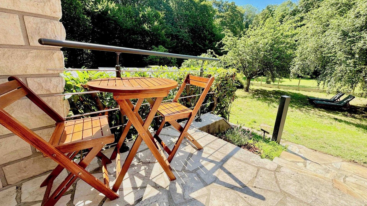 Bois-le-Roi Apartment | The Forest-Garden (Fontainebleau)