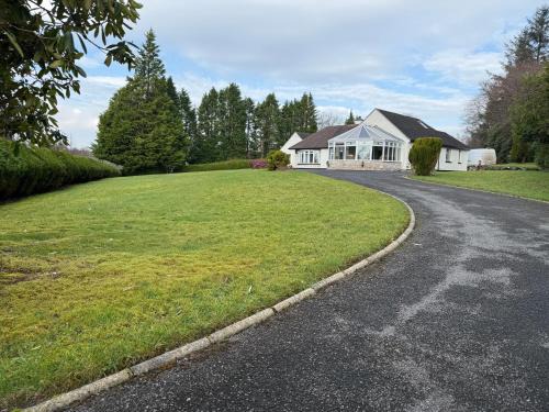 Enniskillen House | The Foresters Cottage