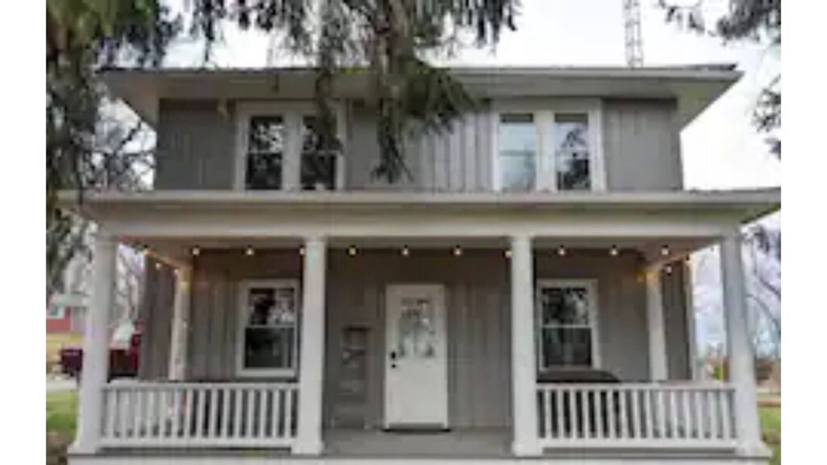 Mount Vernon House | The Forgotten Acres Farm House