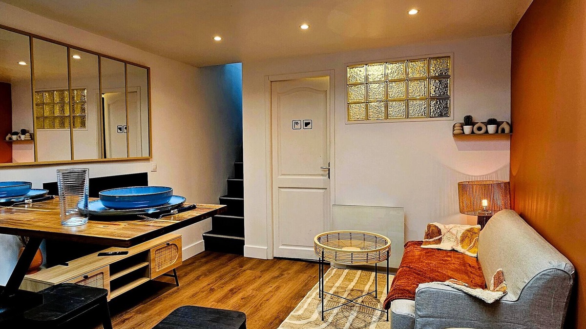 Melun Apartment | The Forgotten Cache