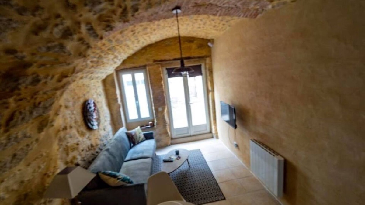 Saint-Andre-de-Roquepertuis House | "The timeless": The Lodge near the Cèze.