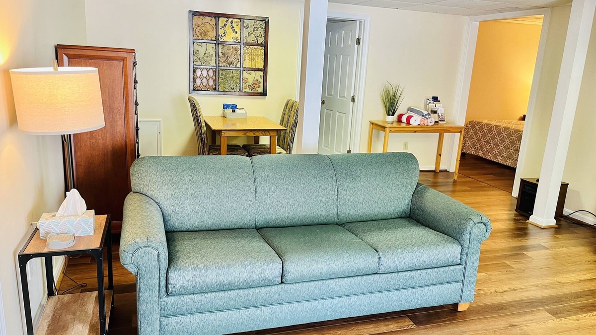 Ruckersville House | The Franklin Estate - Suite E- Private Apt-KingBed