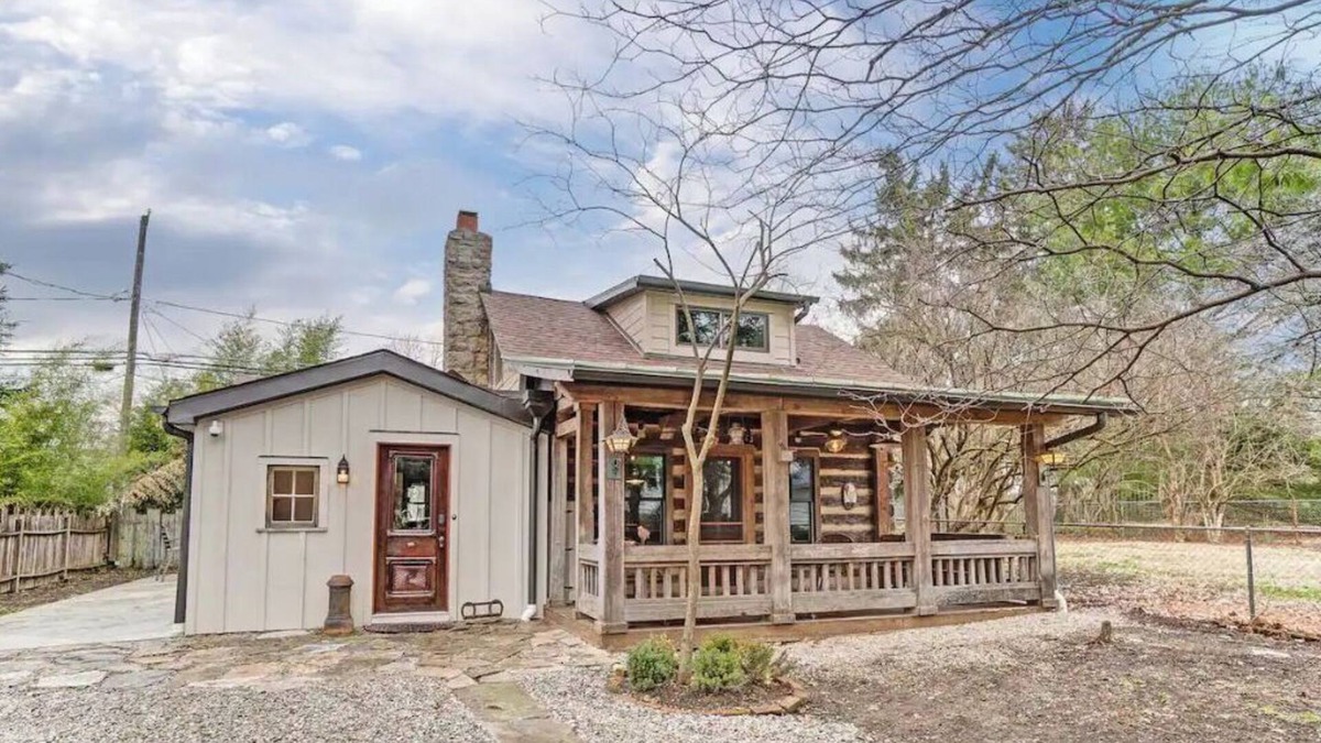 Clintonville Cabin | The Frog Cabin