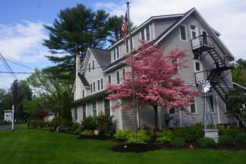 Canadensis Hotel | The Frogtown Inn