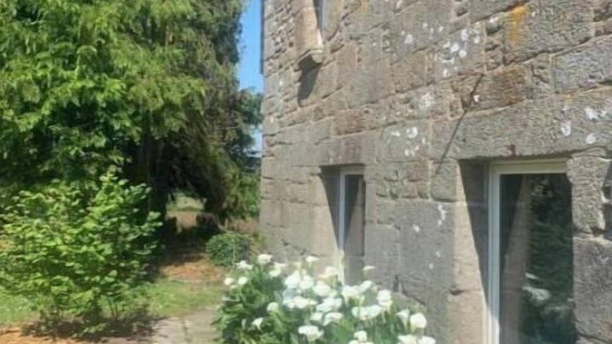 Villamee Bed & Breakfast | The front garden
