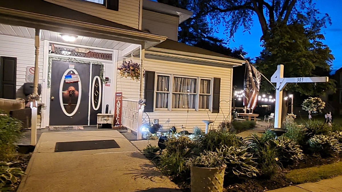 Mount Vernon Bed & Breakfast | The Fry Guest House Bed & Breakfast Welcomes You !