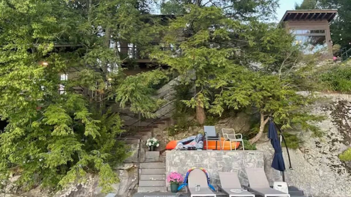 New Milford House | The Full Candlewood Lake Experience
