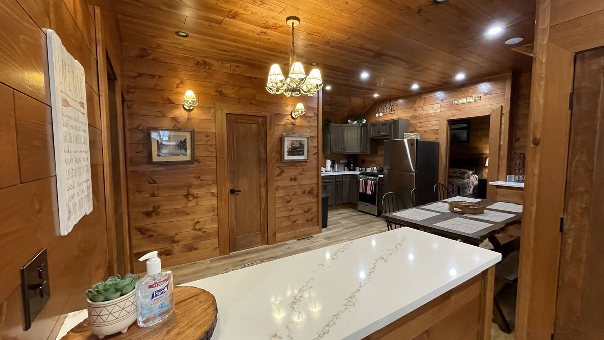 Old Forge House | "The Fulton," a 3-bedroom, luxury waterfront cabin at The Lakes Old Forge