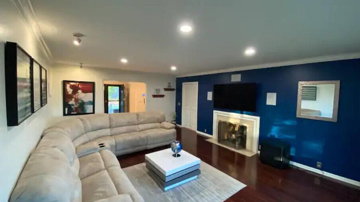 Waverly House | The G.O.A.T. House