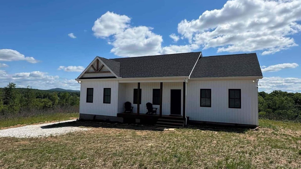 Piney Mountain House | The Gabe Lincoln - Modern home with 40 acres of privacy in historic Appomattox
