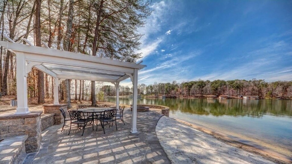 Lakeside Woods House | The Gables At Lake Anna- Great Waterfront Home, Public Side, Private Sandy Beach