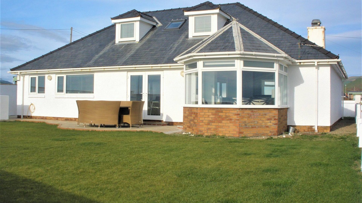 Tywyn Cottage | THE GABLES, pet friendly, country holiday cottage in Tywyn