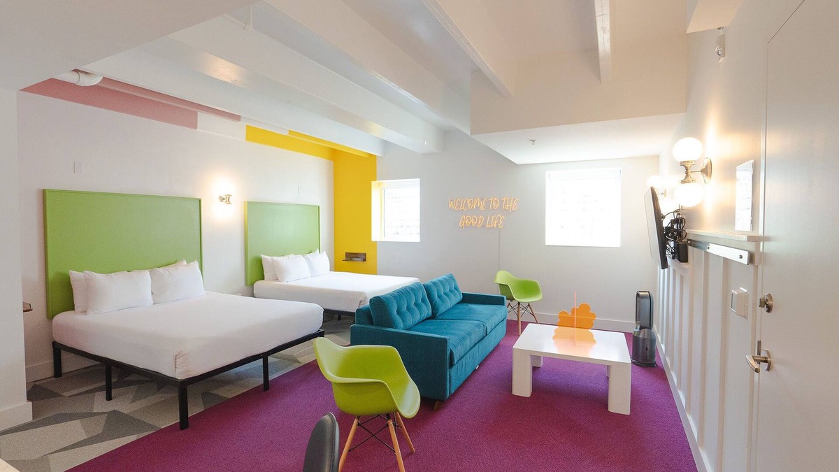 East Hill Hotel | The Gallatin Double Queen Suite has 2 Queen Beds