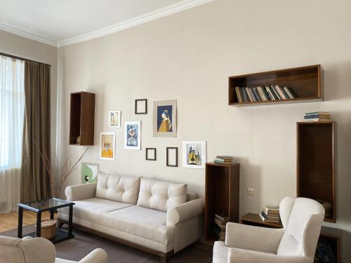 Akhaltsikhe Apartment | The Gallery Apartment
