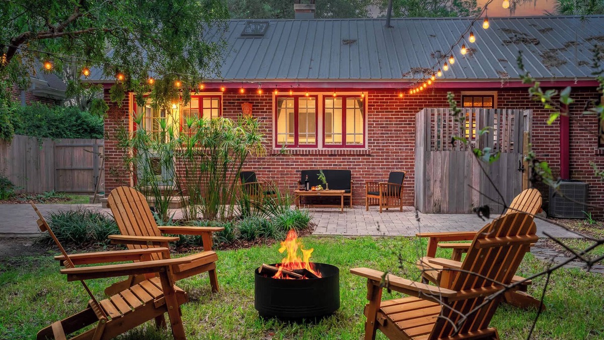 Duckpond House | The Gallery at Duckpond - 1930s Historic Charm