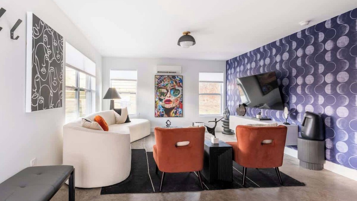Ithaca House | The Gallery House- Hot Tub and Designer Home