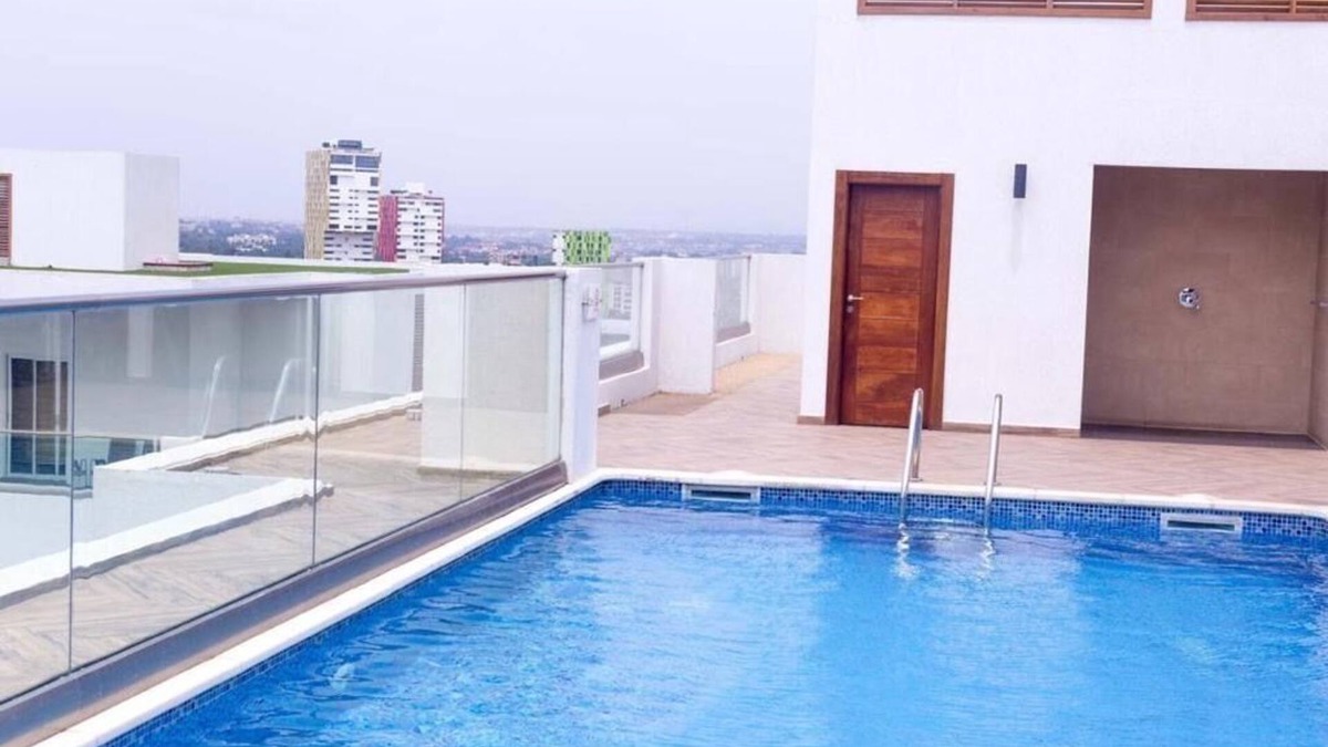 East Legon Apartment | The Gallery Luxury Suite less than 10 minutes from the Airport.
