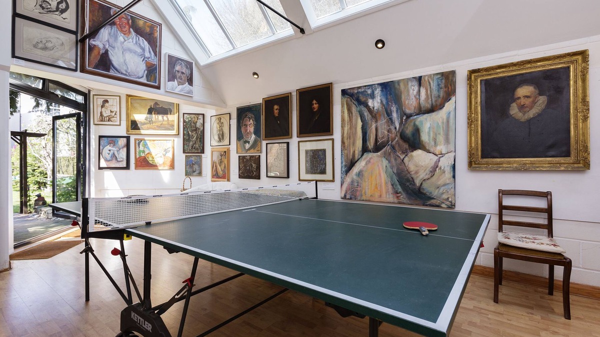 Turnham Green House | The Gallery of Colour, by Veeve