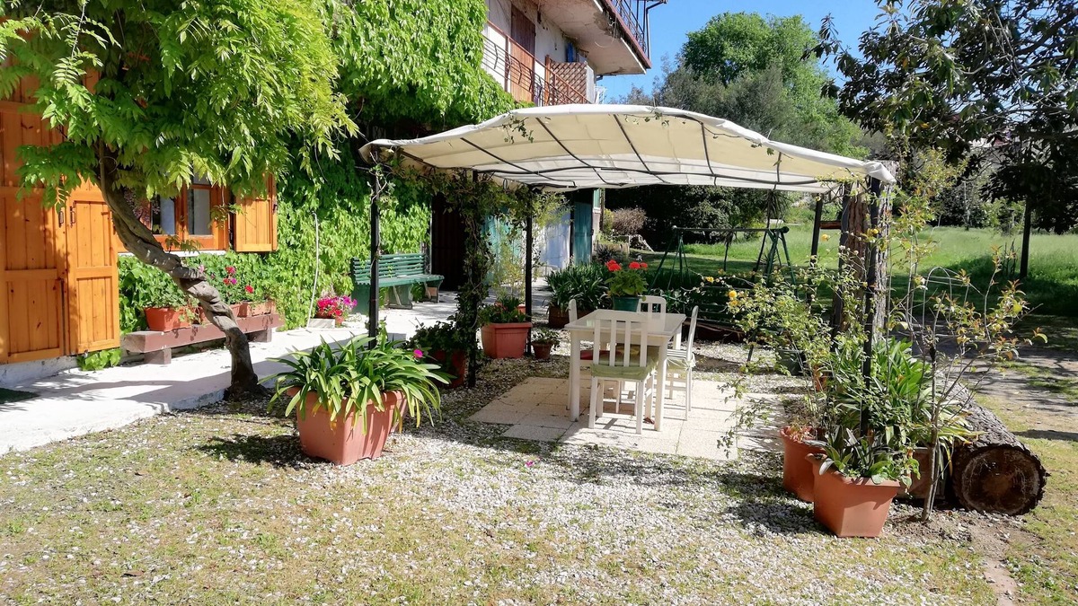 Zona Ospedaliera Apartment | The garden of Jole country House