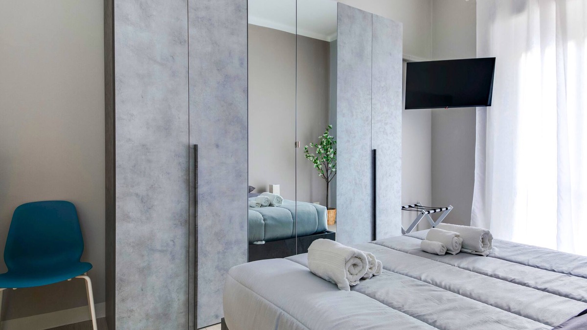 Reggio nell'Emilia Apartment | ⭐️⭐️⭐️⭐️⭐️ THE GARDEN - Old Town - Free Parking + Wi-Fi