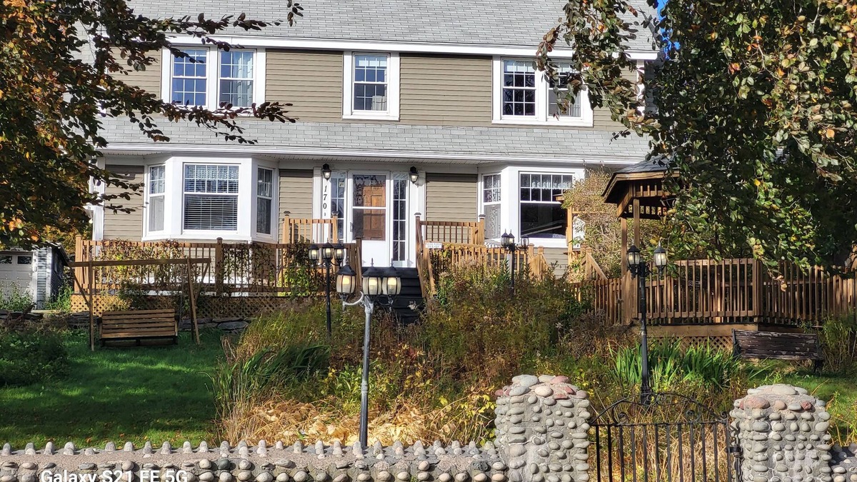 Carbonear Bed & Breakfast | The Garden Room