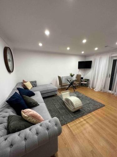 Sutton at Hone Apartment | The Gated 2Bedroom Annex Dartford