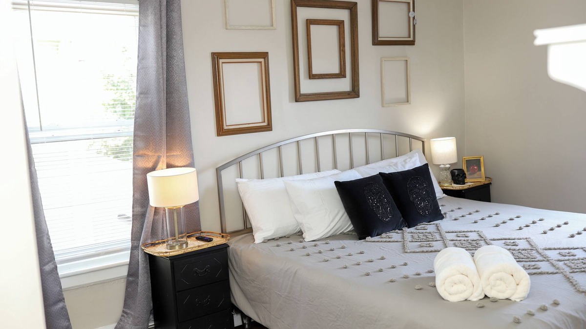 Salem Apartment | The Gatehouse at Castle Hill