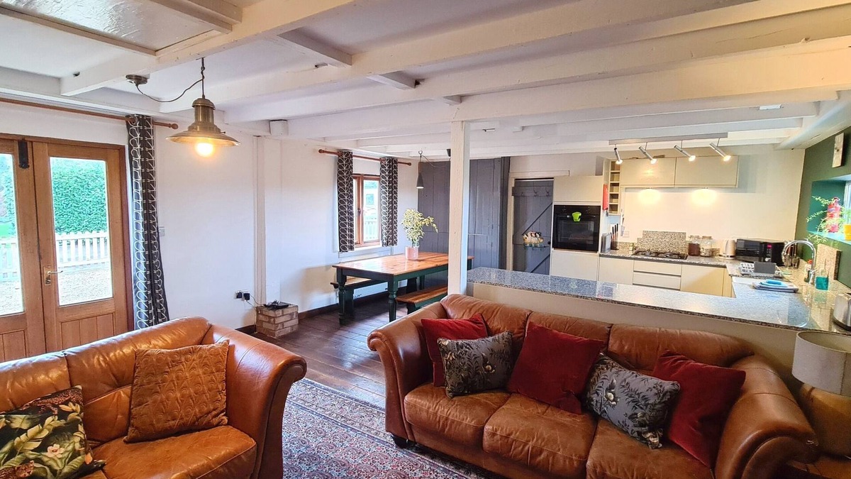 Littleport Cottage | The Gatehouse at Horsley Hale Farm - With Wild Swimming Lake