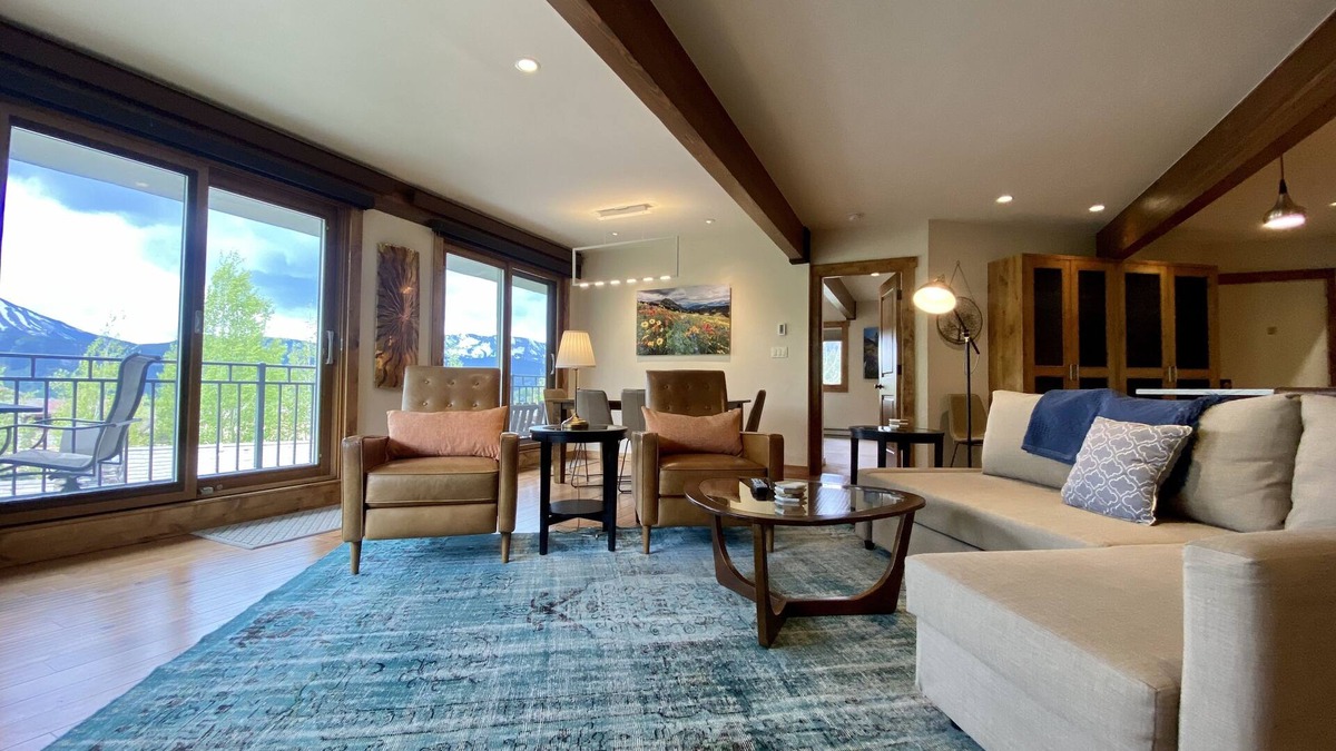Crested Butte Condo | The Gateway Paradise! 2 bedroom You want to Ski-in/Ski-out the Gateway Paradise!