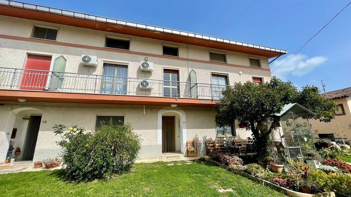 Montorio al Vomano House | The Gateway to the Gran Sasso
