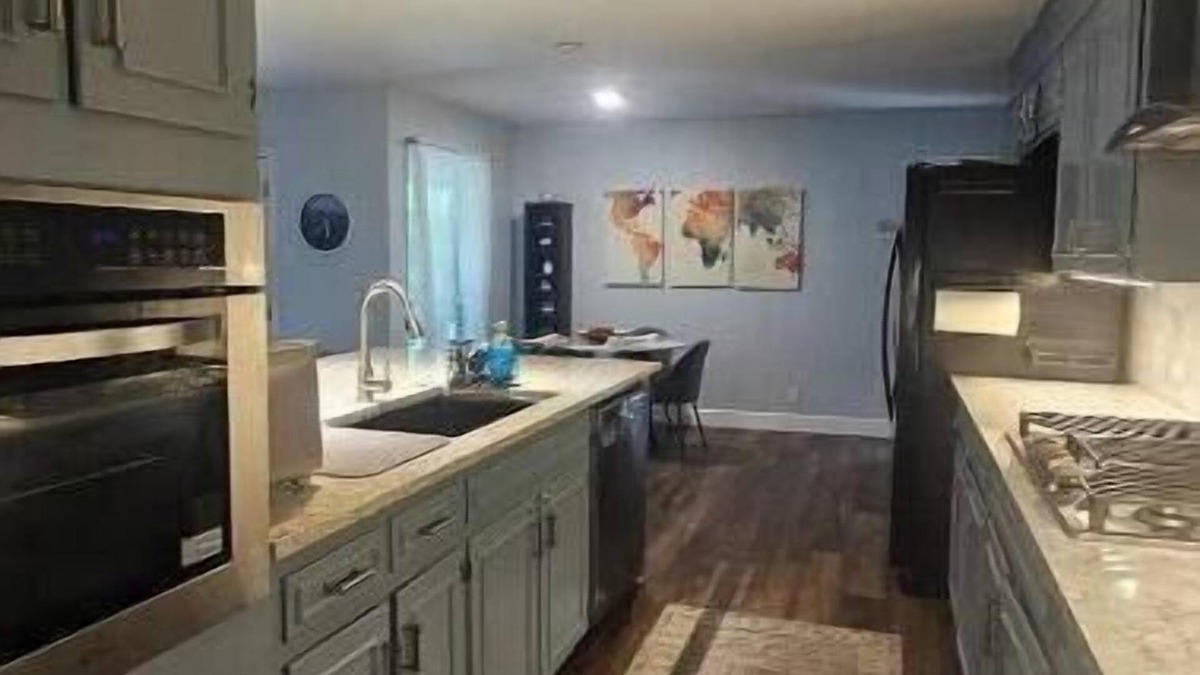 Euless House | The Gathering House