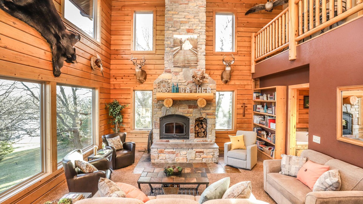 Fergus Falls House | The Gathering Lodge is a relaxing, private log house with a stunning view.