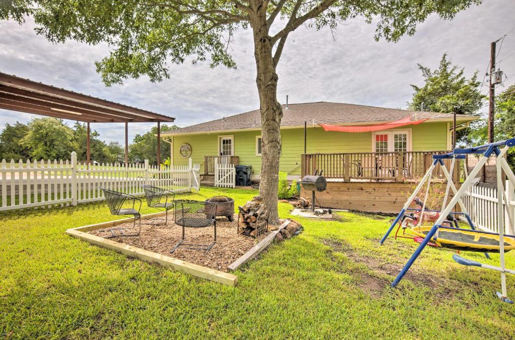 Brenham House | The Gathering Place Brenham Home on 6 Acres