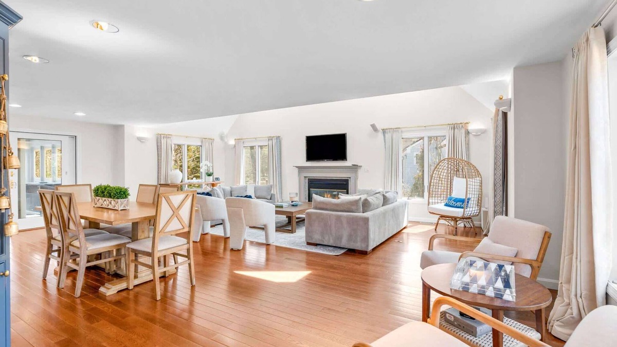 Summersea House | The Gathering Place - For 6 with Fire Pit