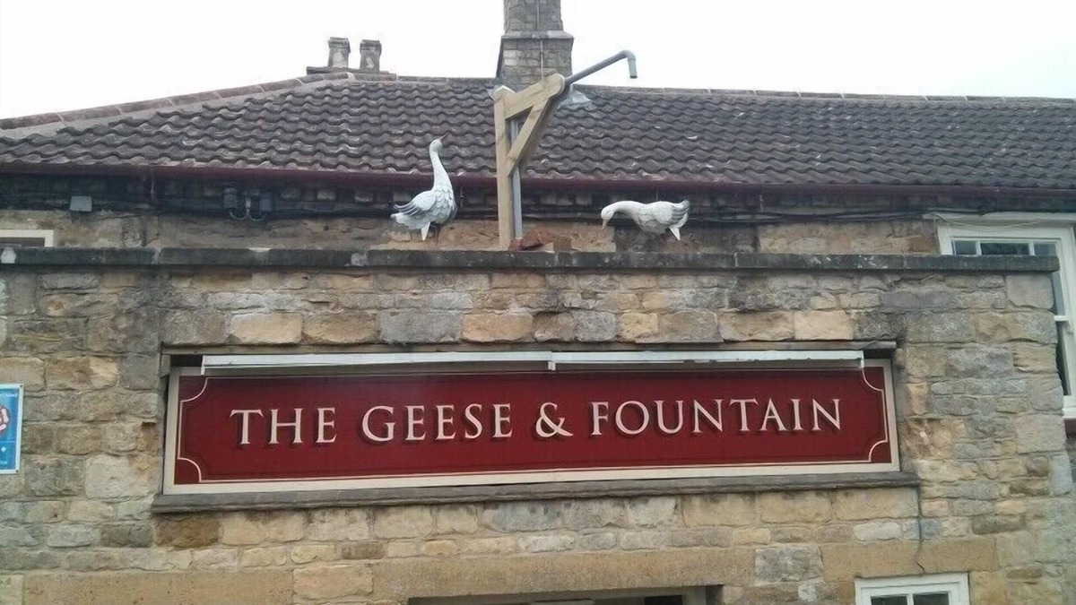 Croxton Kerrial Hotel | The Geese and Fountain