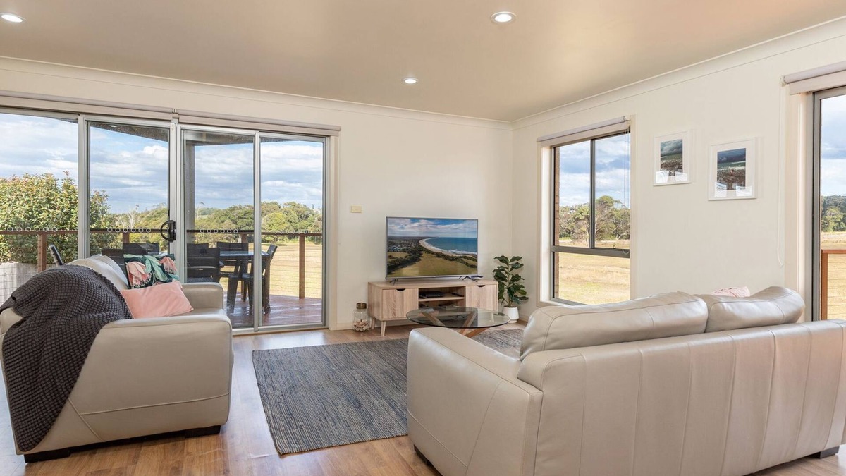 Diamond Beach Villa | The Gem @ 39B Emerald Drive