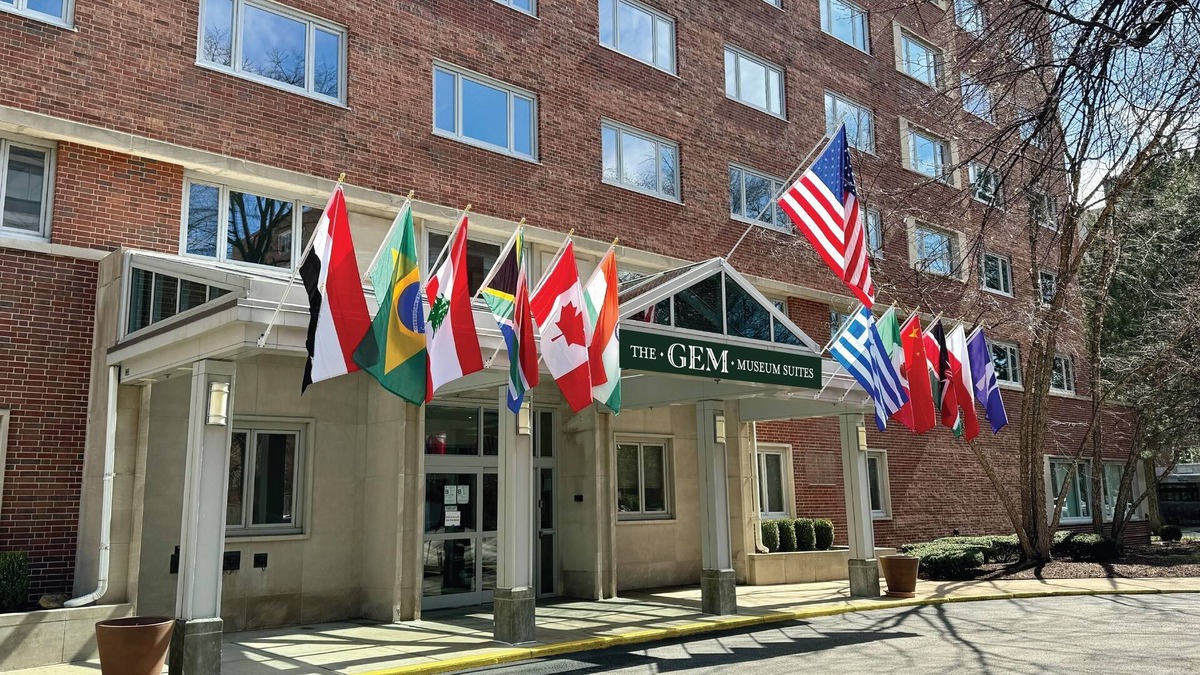 Evanston Apartment | The Gem Museum Suites