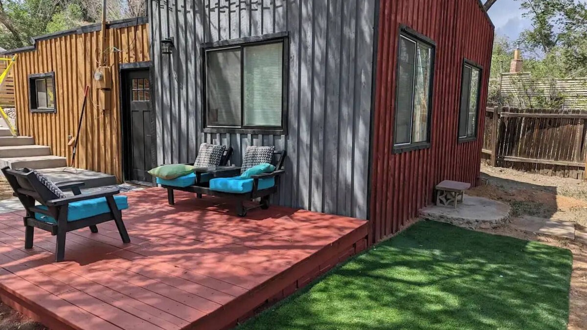 Colorado Springs Cabin | The General Store- Private and centrally locatednn