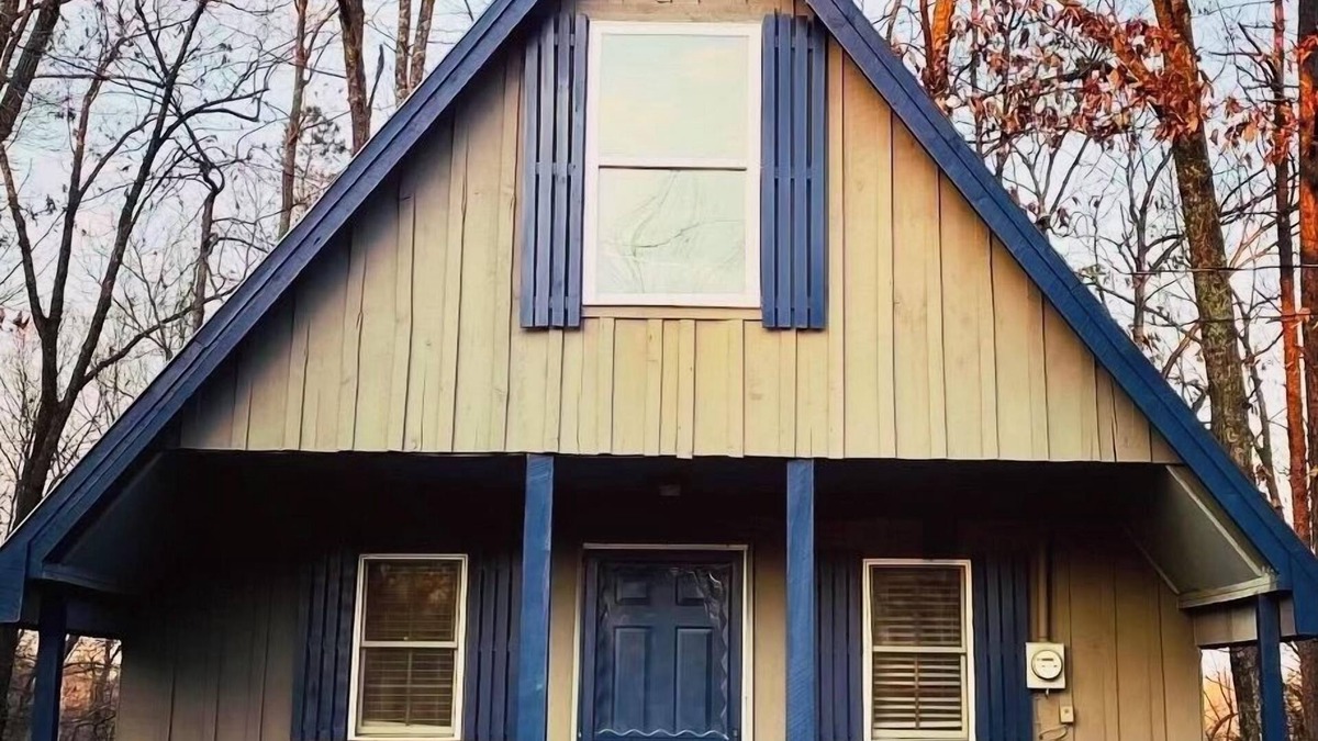 Wellington Cabin | The Getaway - Wi-Fi - Pet friendly - 45 Acres - New Deck