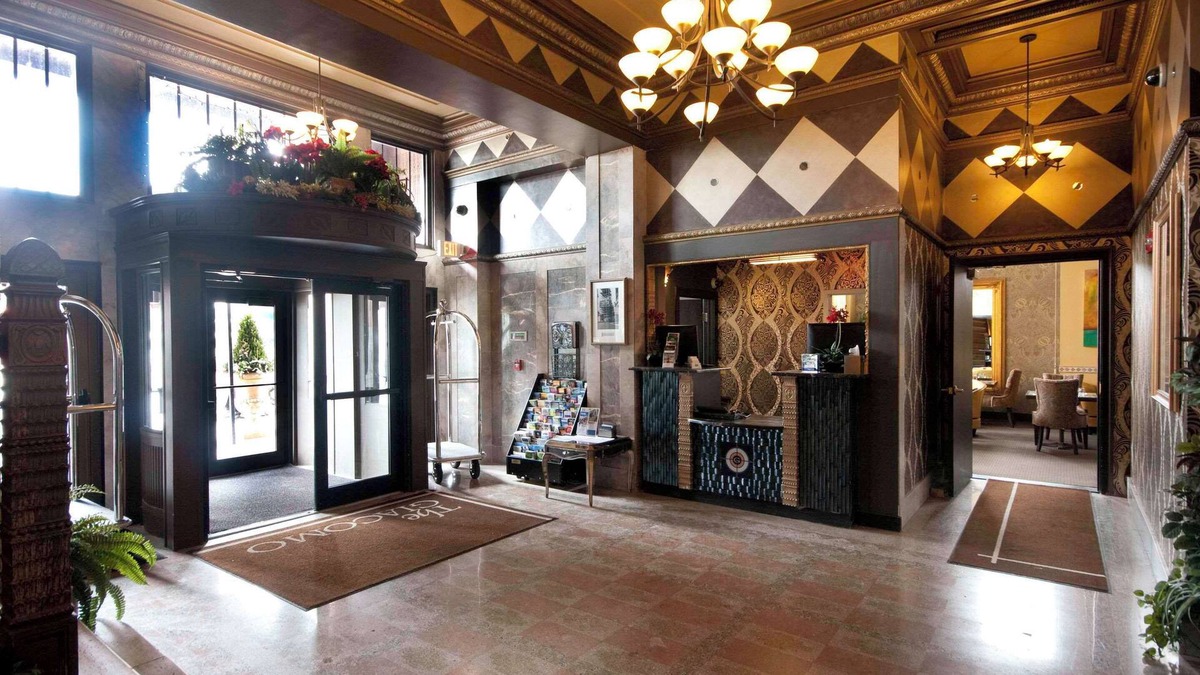 Downtown Niagara Falls Hotel | The Giacomo, an Ascend Collection Hotel
