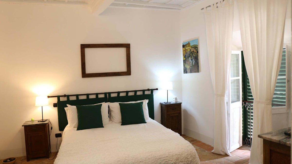 Veroli House | The "Giada" Pomegranate