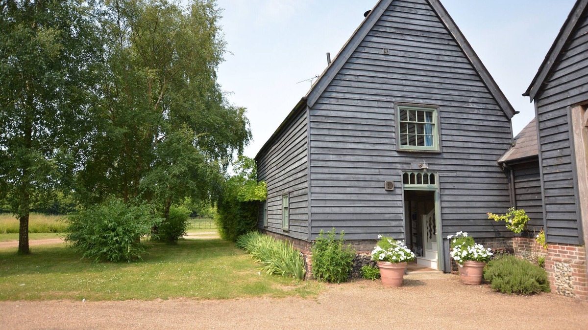 Stowmarket Cottage | THE GIG HOUSE, STOWUPLAND, pet friendly, with a garden in Stowupland