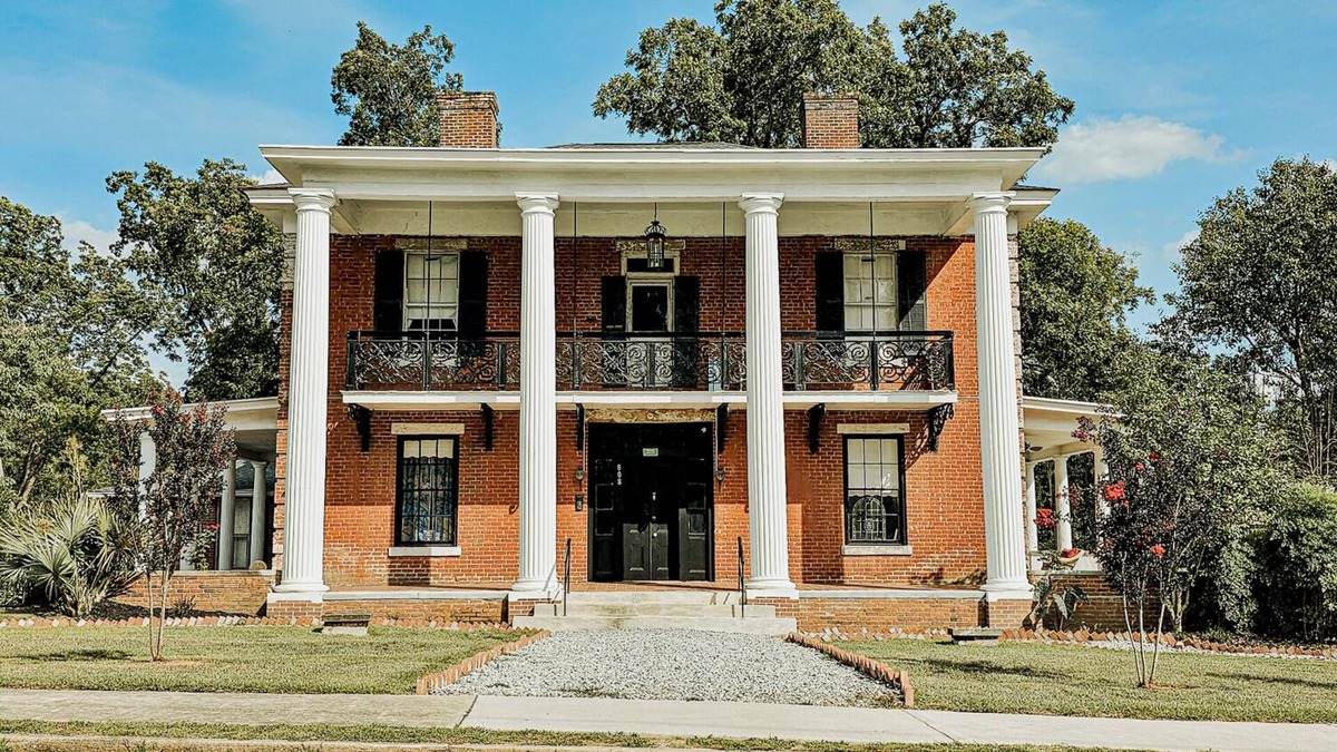 Newberry Bed & Breakfast | The Gilded Bat