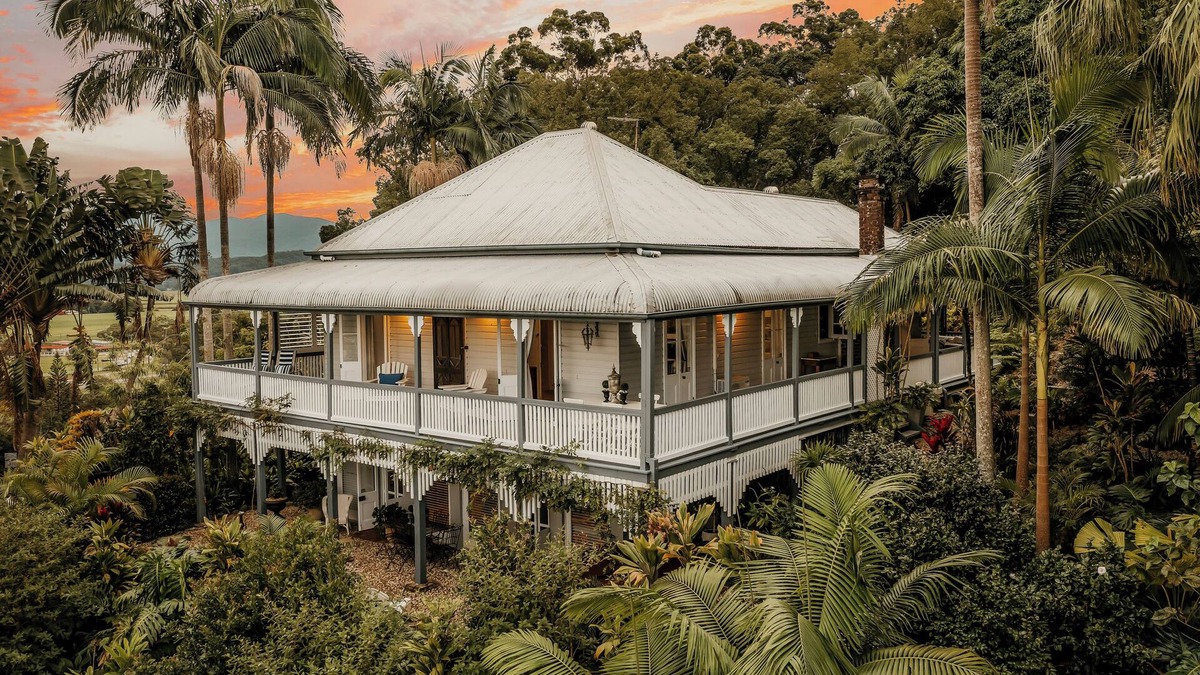 Murwillumbah House | The Glenelg Whole Residence (8 persons)