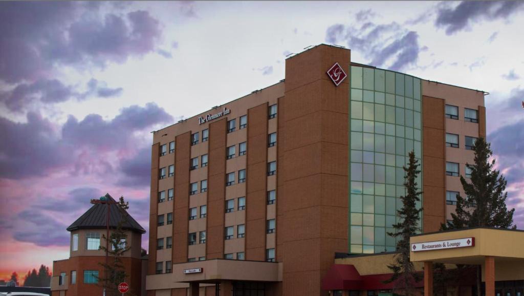 Lynnwood Ridge Hotel | The Glenmore Inn & Convention Centre