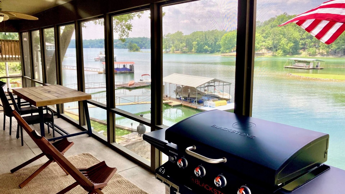 Crane Hill Cabin | The Glennadair on Smith Lake