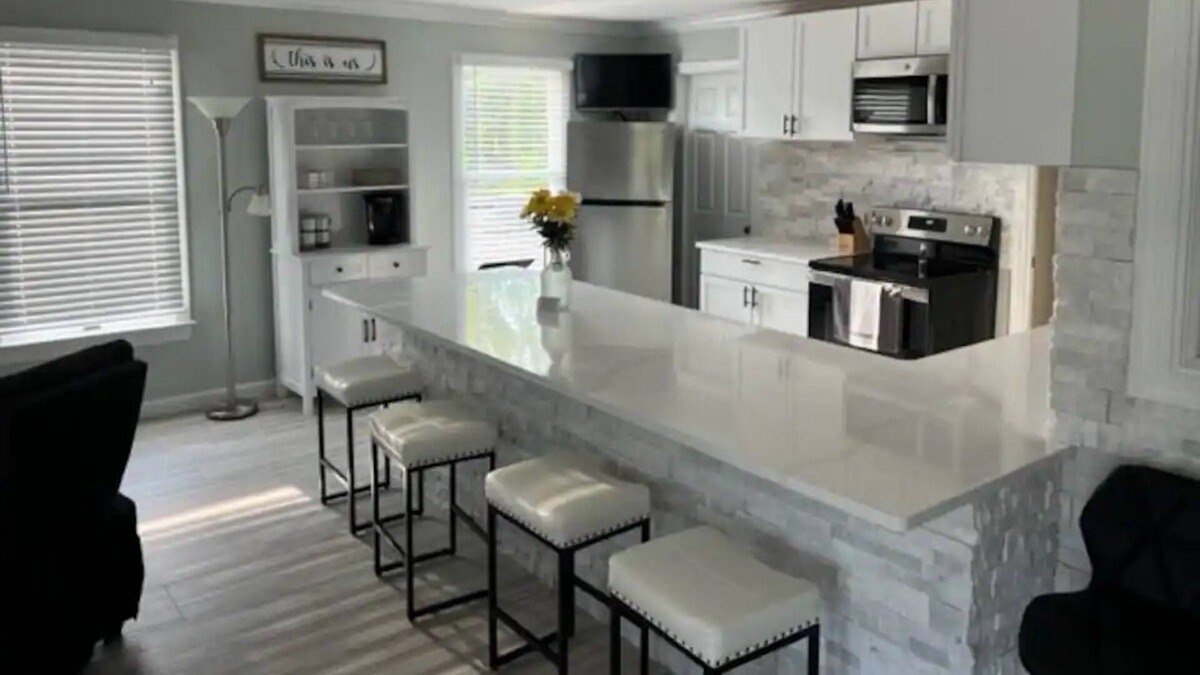 Zanoni House | The Gloucester "Main Street Retreat" will assist you in loving this small town!!
