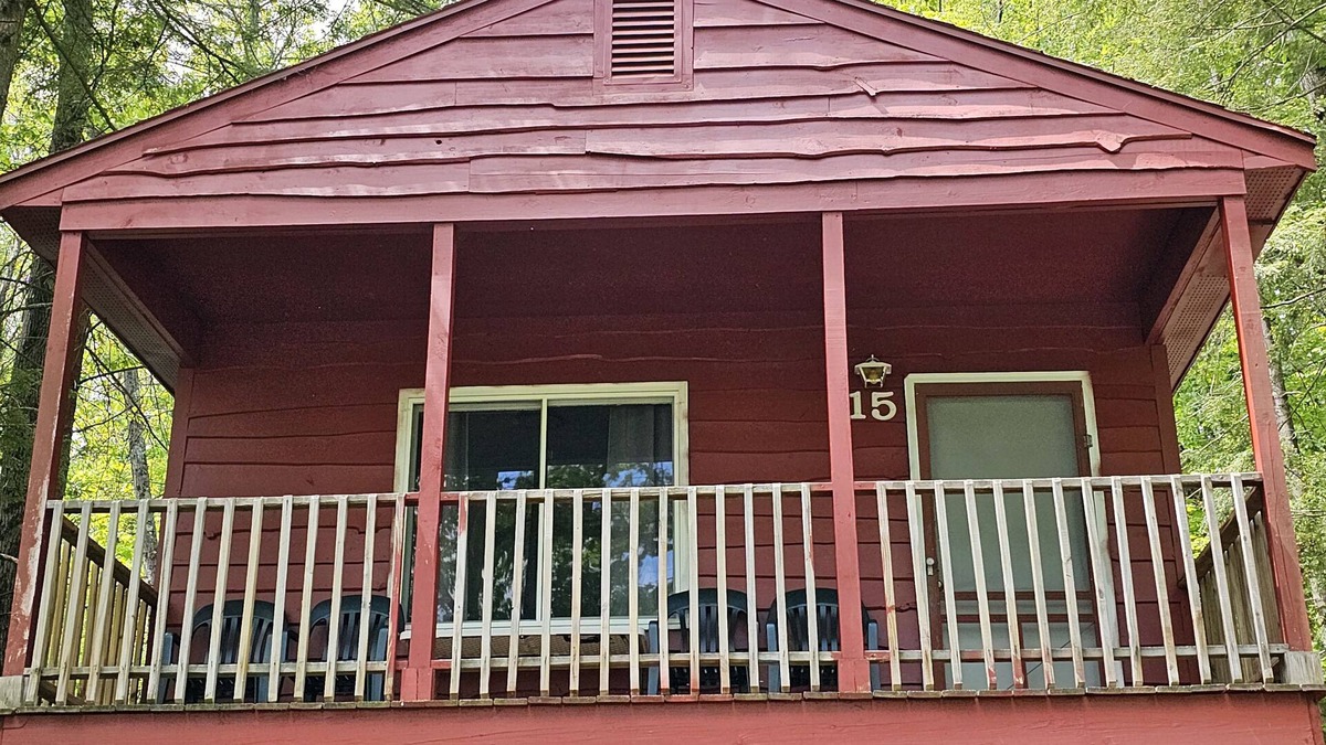 Lake George Cabin | The Gold Eagle Cottage 15